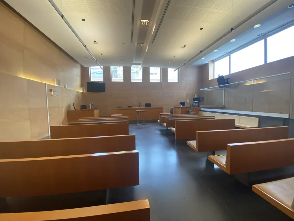 Salle d'audience d'un tribunal